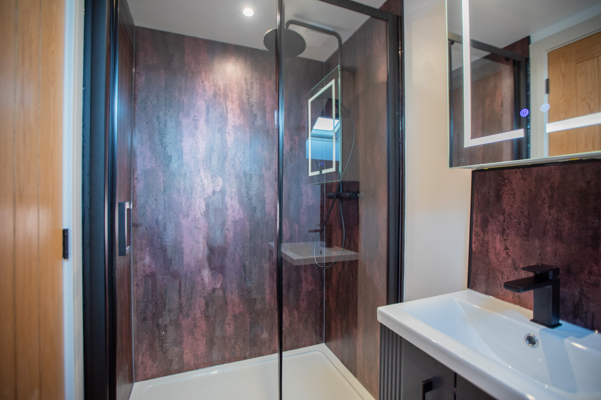 Archers after — en-suite shower room